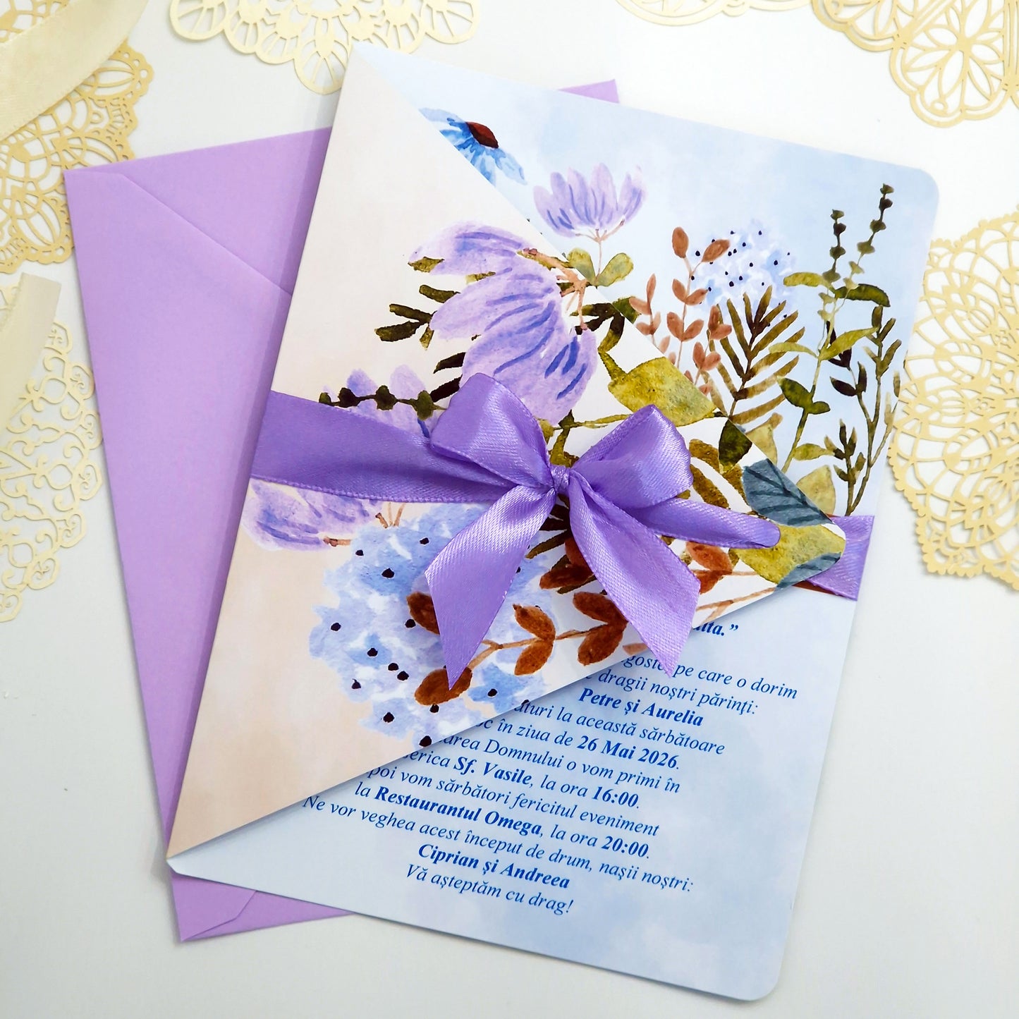 Invitatie Nunta Flori Mov si Funda Lila